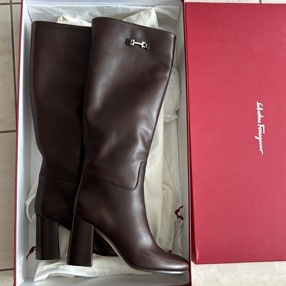 Brand new original Salvatore Ferragamo heeled boots 8,5cm, size 8 run big - Picture 2 of 6